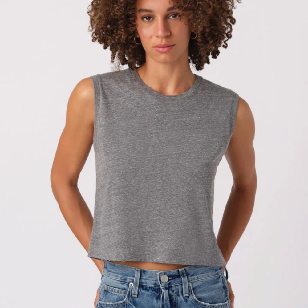 AMO Sleeveless Babe Tee size Small